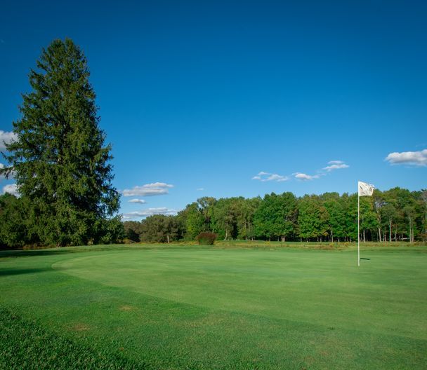 Riverside Golf