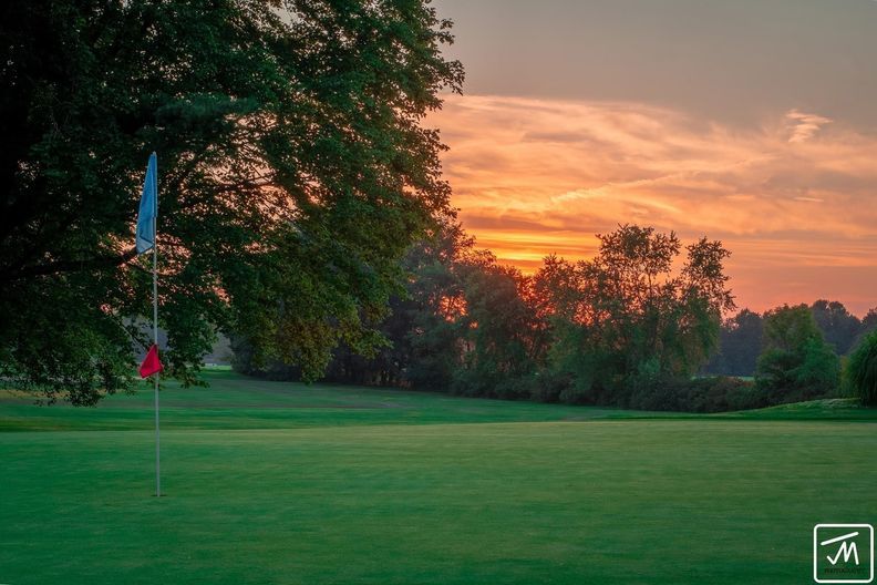Riverside Golf