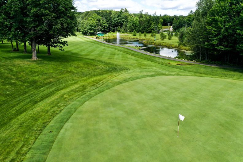 Young's Golf, Recreation & Dining