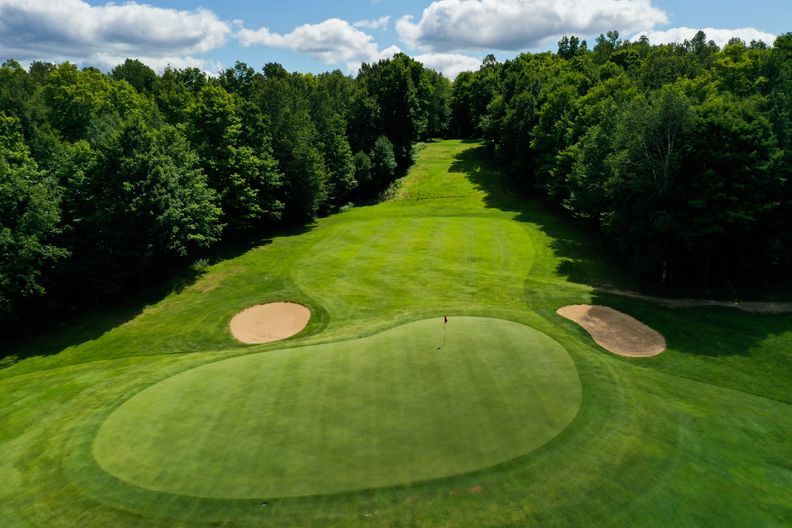 Young's Golf, Recreation & Dining